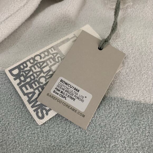 NEW Barefoot Dreams One Size CozyChic Ultra Lite Ocean Breeze Poncho Pink Multi - Picture 10 of 10